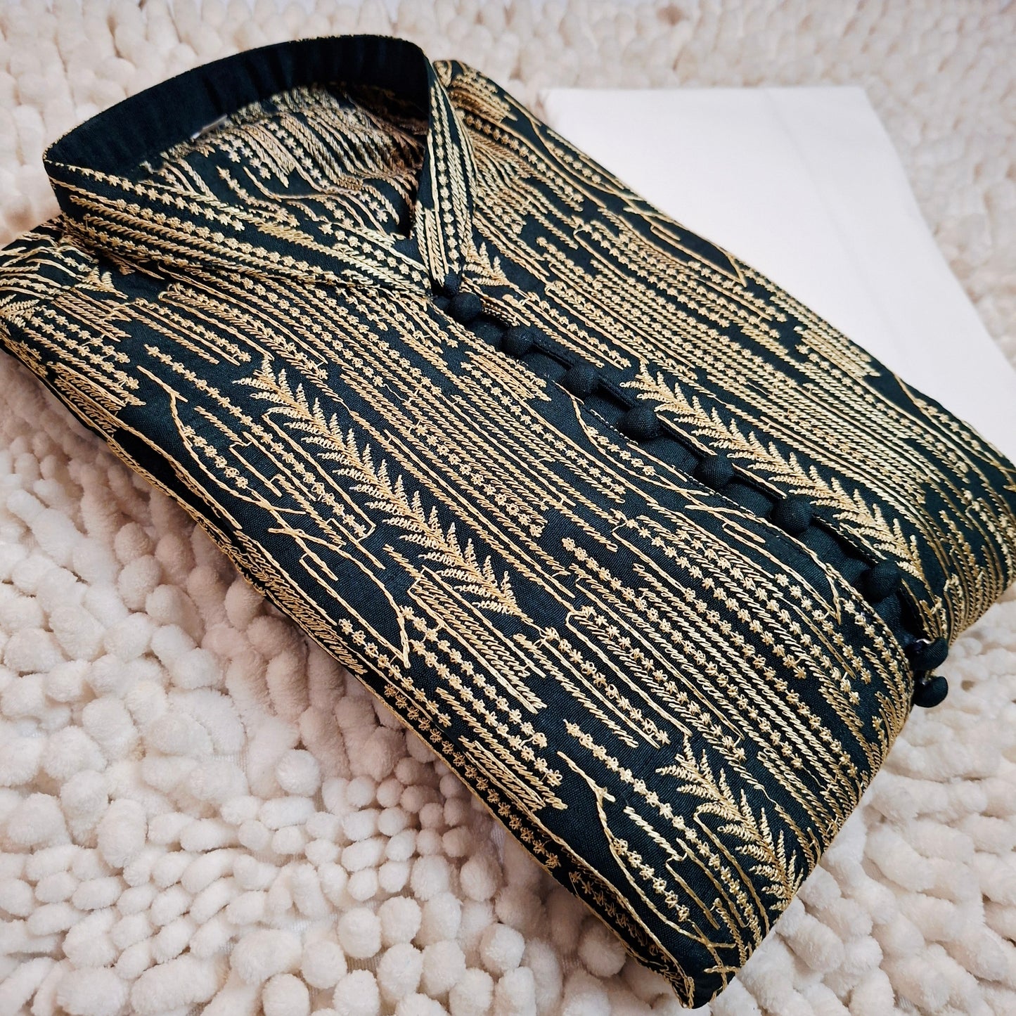 Zinc Embroidered Kurta with Trouser